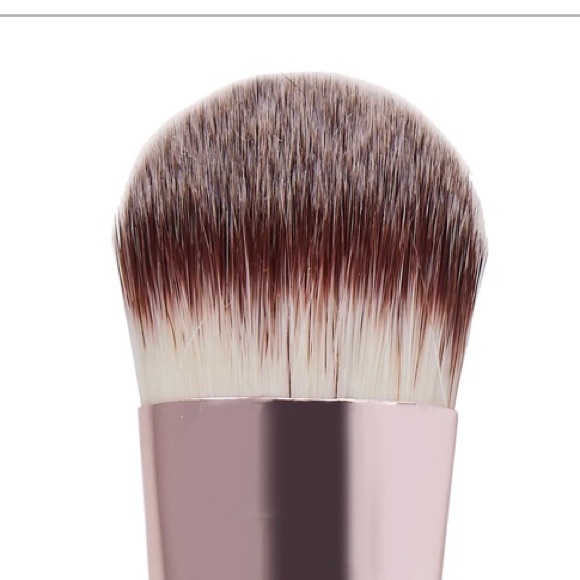Doll 10 Smoothing Foundation Makeup Brush Size No. 16 - Picture 7 of 8